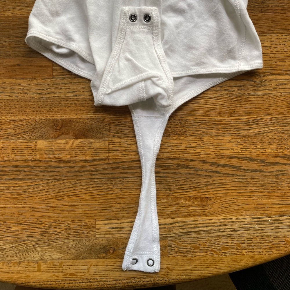 White elevated basic bodysuit - Picture 3 of 4